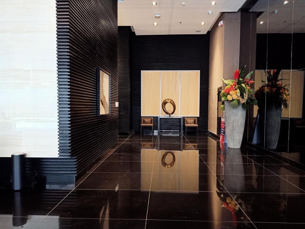 Marivic'S Place At Air Residences Makati Manila Exterior photo