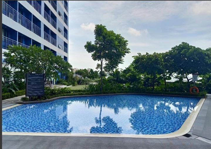 Marivic'S Place At Air Residences Makati Manila Exterior photo